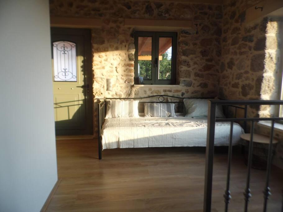 Villa Alonia กาลามาตา ภายนอก รูปภาพ